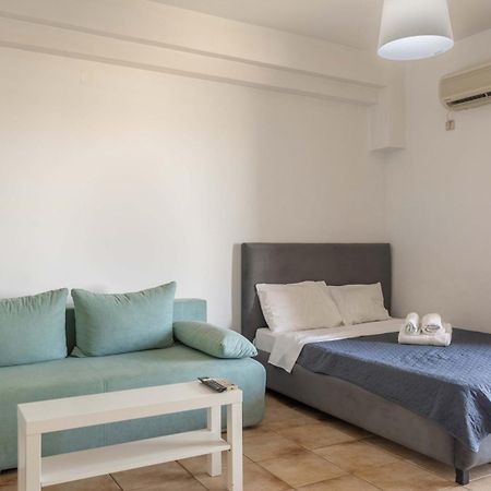 Elia Mini Suites 6 Larissa Exterior photo